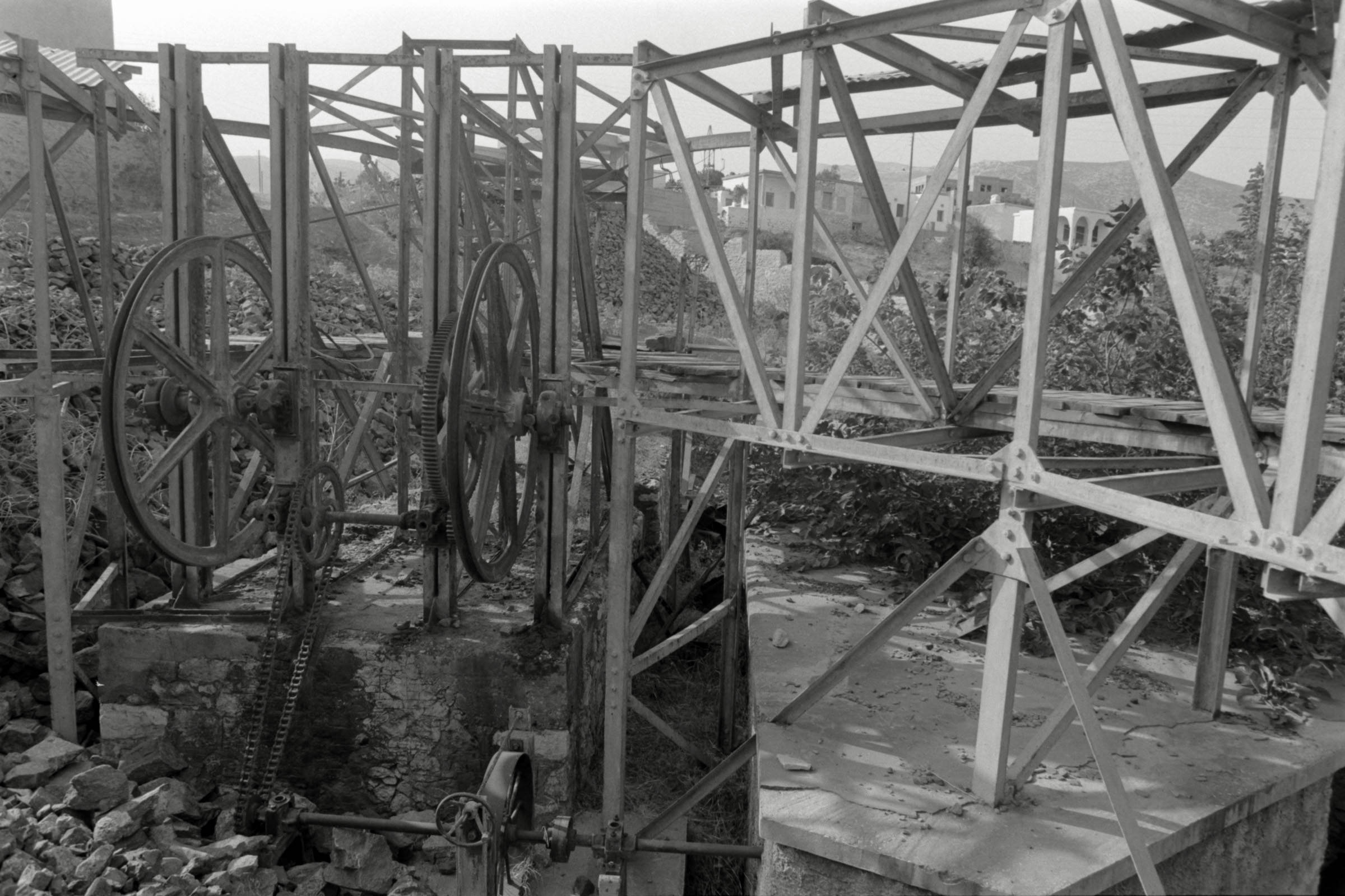 AHP F1991 09 006 sc250507 img04 NLP